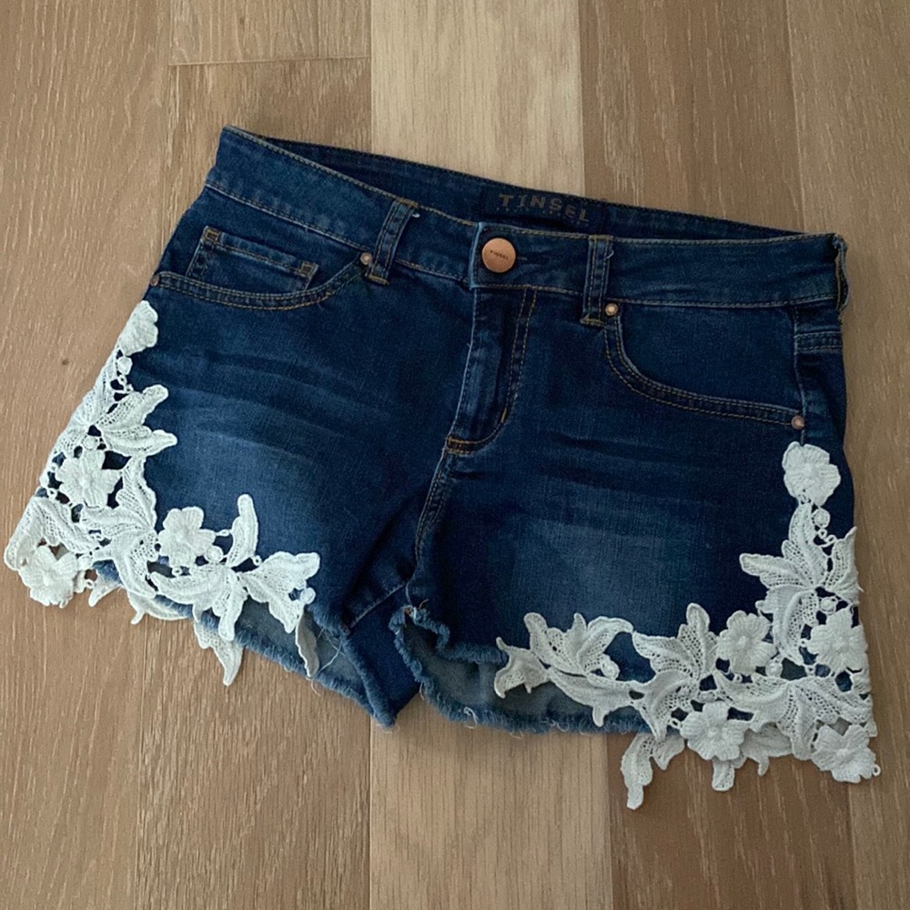 Tinsel low rise denim Jean short shorts size 26 with white lace